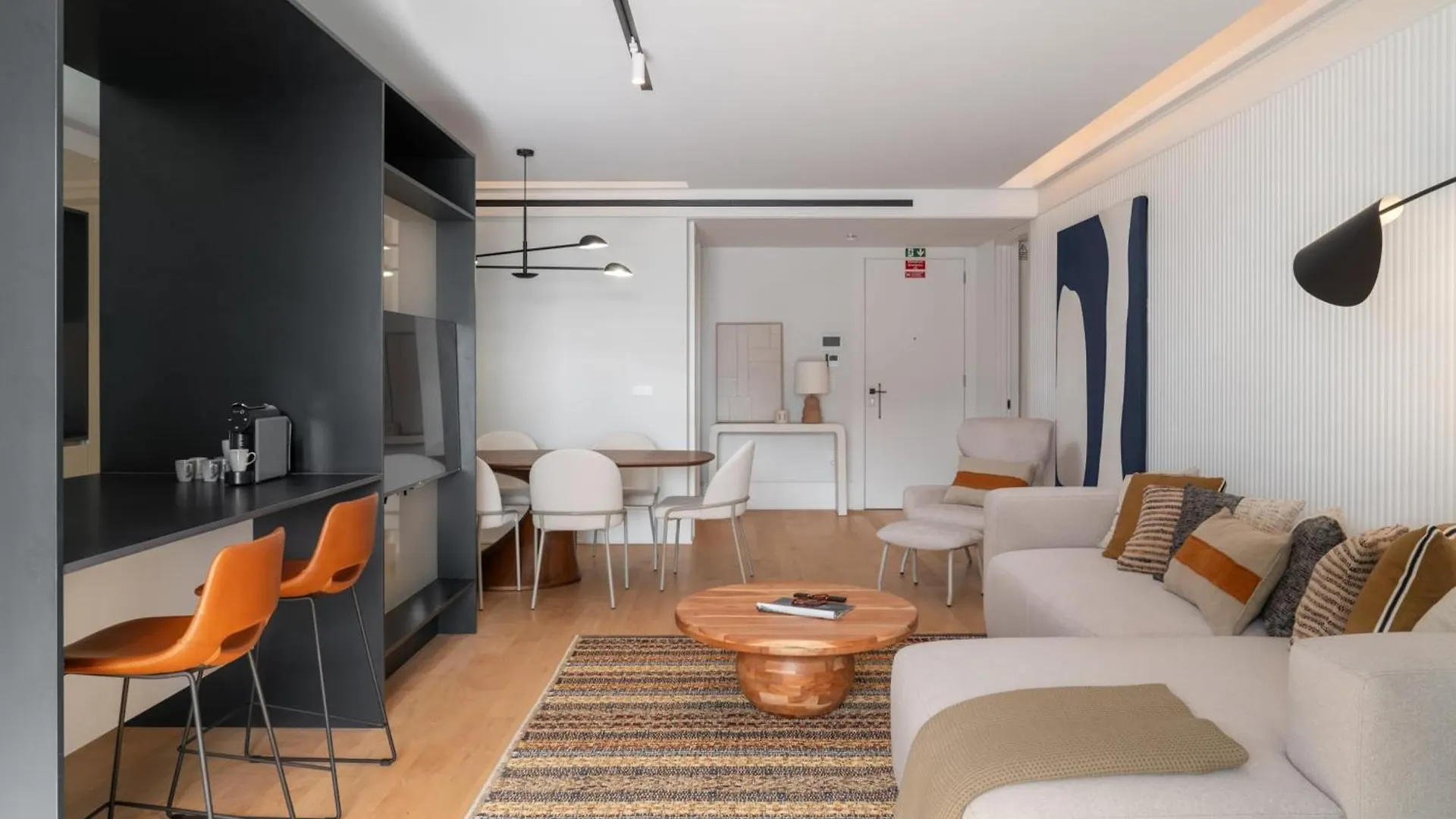 Savoy Insular V By An Island Apart 푼샬 아파트